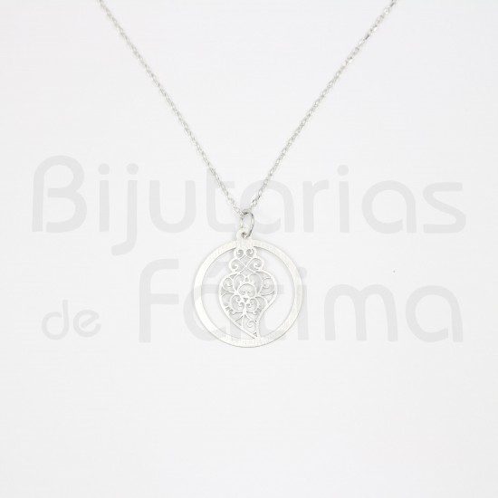 Silver wire with heart of viana