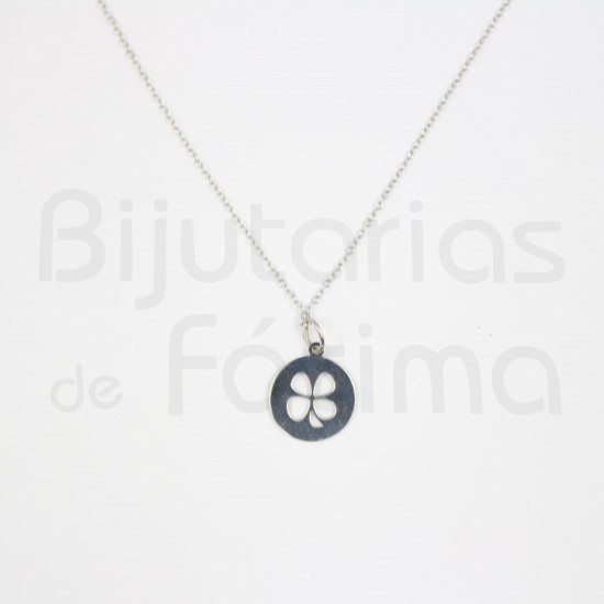 Silver wire with lucky clover medal